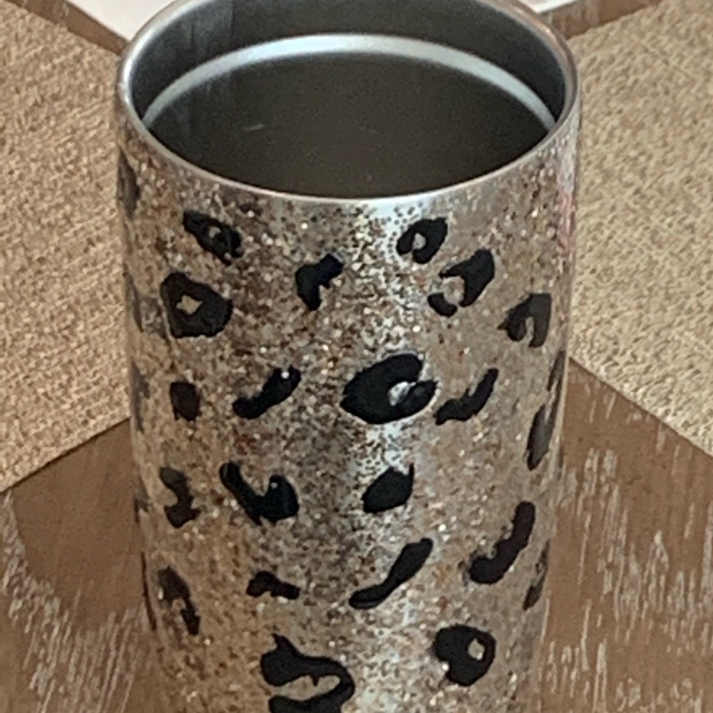 Leopard glitter mug